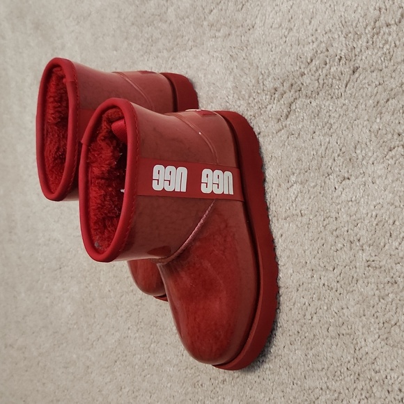 UGG girl's clear classic red mini boots - Picture 6 of 13